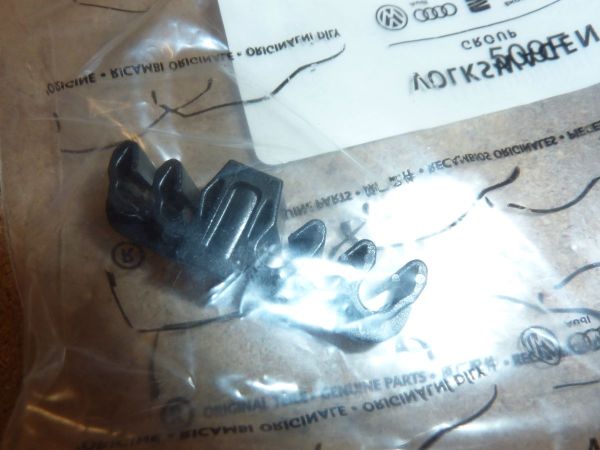 DRZAK BRZDOVE TRUBKY VW LT