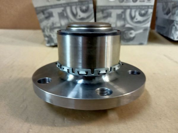 NÁBOJ KOLA S LOŽISKEM