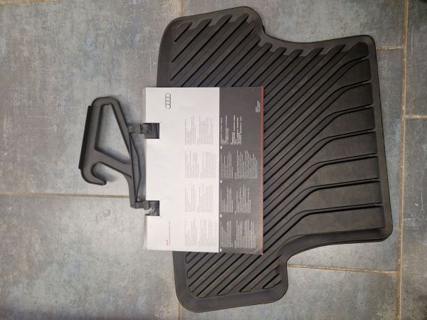 OE sada gumových kobereců Audi A3 / S3 / RS3