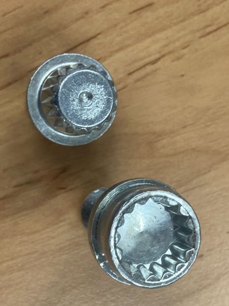 BEZPEČNOSTNÍ ŠROUB KOLA S OŘECHEM ABC 5 - 16 zoubků