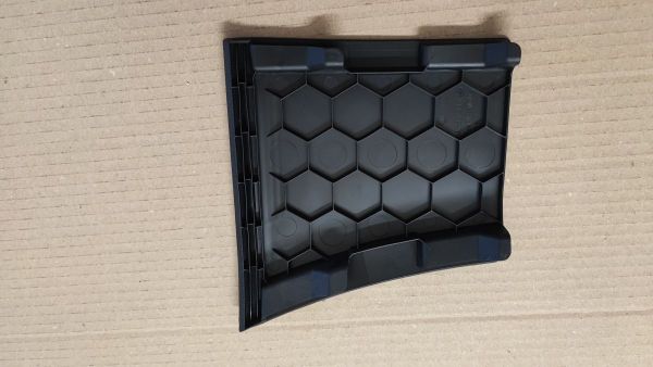 ODKLÁDACÍ SCHRÁNKA