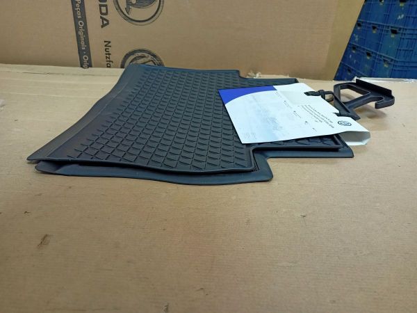 SADA GUMOVÝCH KOBERCŮ