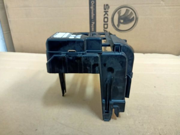 DRŽÁK POJISTKOVÉ SKŘÍNKY