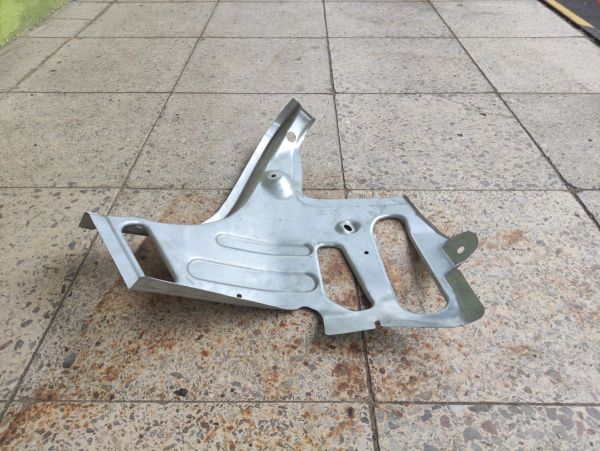 VÝZTUHA ŠKRÁBANCE