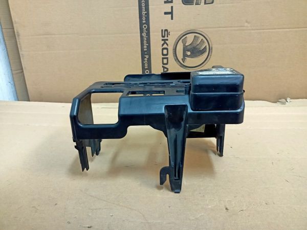 DRŽÁK POJISTKOVÉ SKŘÍNKY