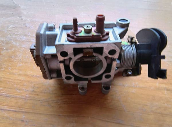 JEDNOTKA VSTŘIKOVACÍ