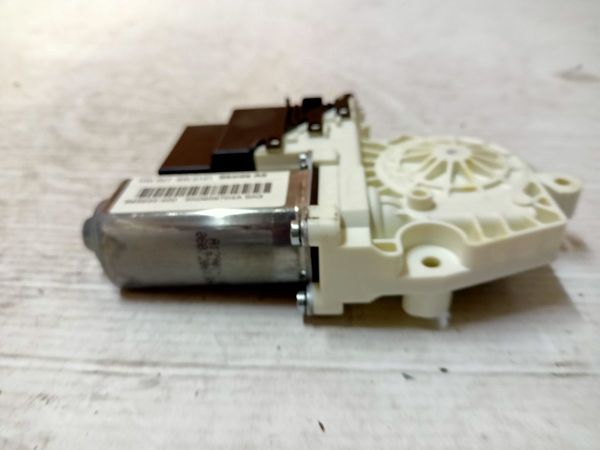 MOTOR PRO SPOUŠTĚČ