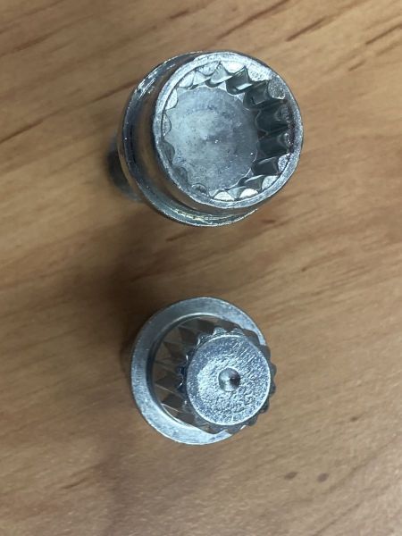 BEZPEČNOSTNÍ ŠROUB KOLA S OŘECHEM ABC 5 - 16 zoubků