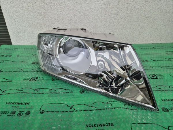 pravý přední halogenový světlomet Škoda Octavia II (1Z)