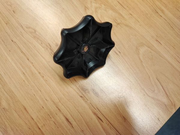 ŠROUB PRO UPEVNĚNÍ