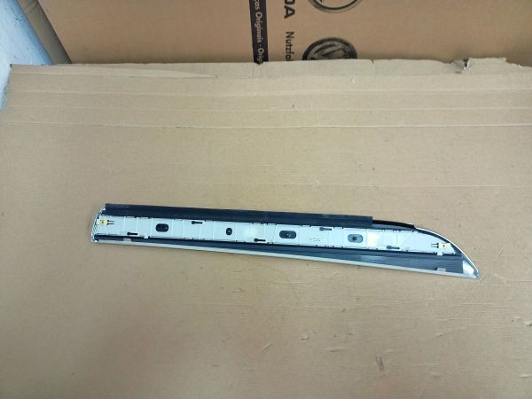 OCHRANNÁ DVEŘNÍ LIŠTA