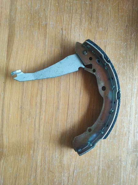 ČELISTI BRZDOVÝCH DESTIČEK