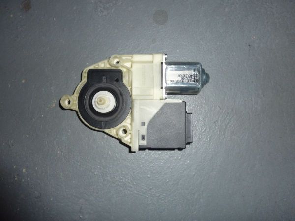 MOTOR SPOUSTECE OKNA VLEVO VZADU - VW PASSAT VARIANT