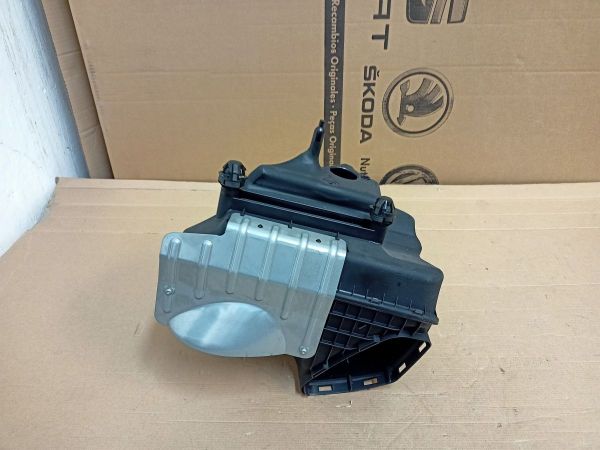 VZDUCHOVÝ FILTR  1X ŠKRÁBNUTÝ