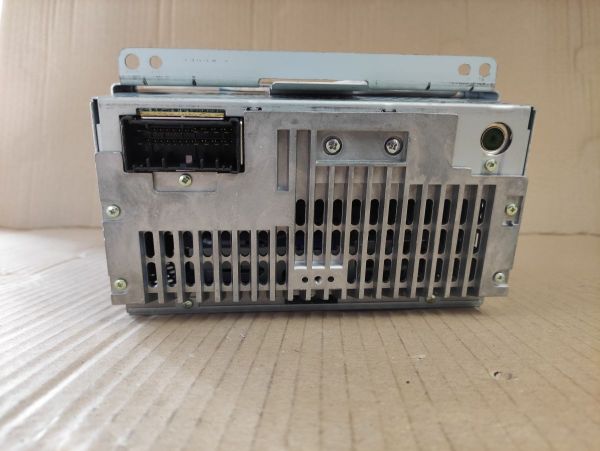 AUTORÁDIO ORIGINÁLNÍ USB, AUX, MP3, RDS