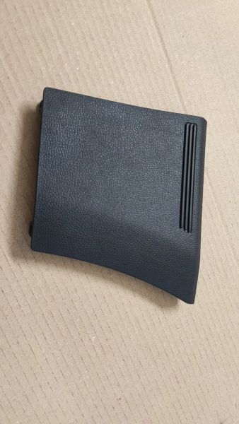 ODKLÁDACÍ SCHRÁNKA