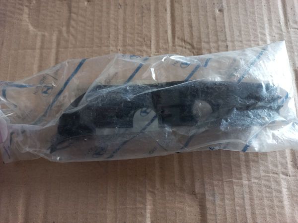 DRŽÁK PŘEDNÍHO NÁRAZNÍKU