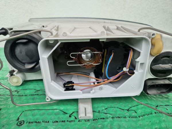 pravý přední halogenový světlomet Škoda Octavia II (1Z)
